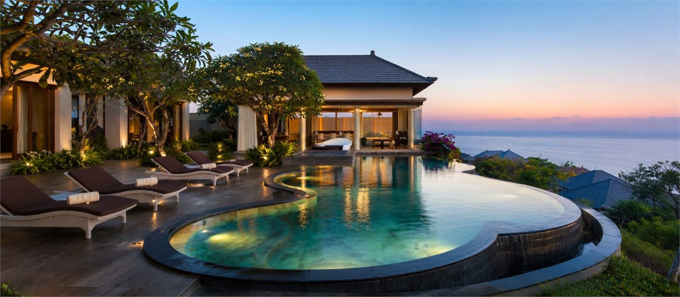Infinity pool at dusk at Sunrise Farm Valley